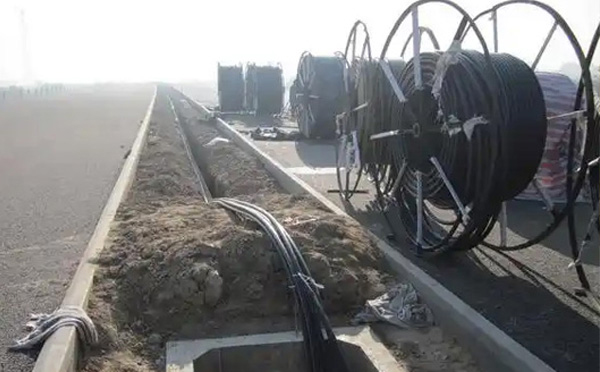 现代通信网络建设指南:积石山光缆施工全流程技术解析与质量控制 现代通信网络建设指南:积石山光缆施工全流程技术解析与质量控制